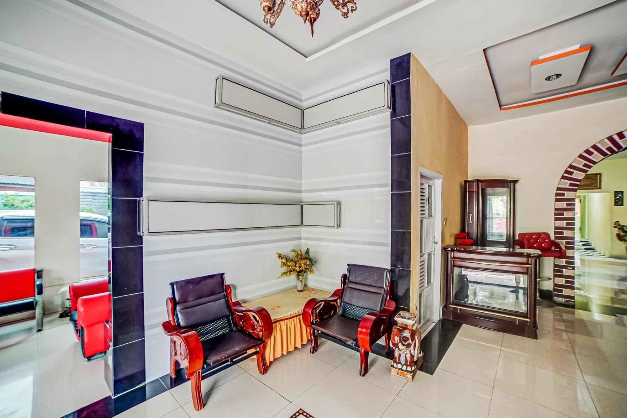 Hotel Oyo 90980 Al Karim Syariah Tanjungbalai Esterno foto
