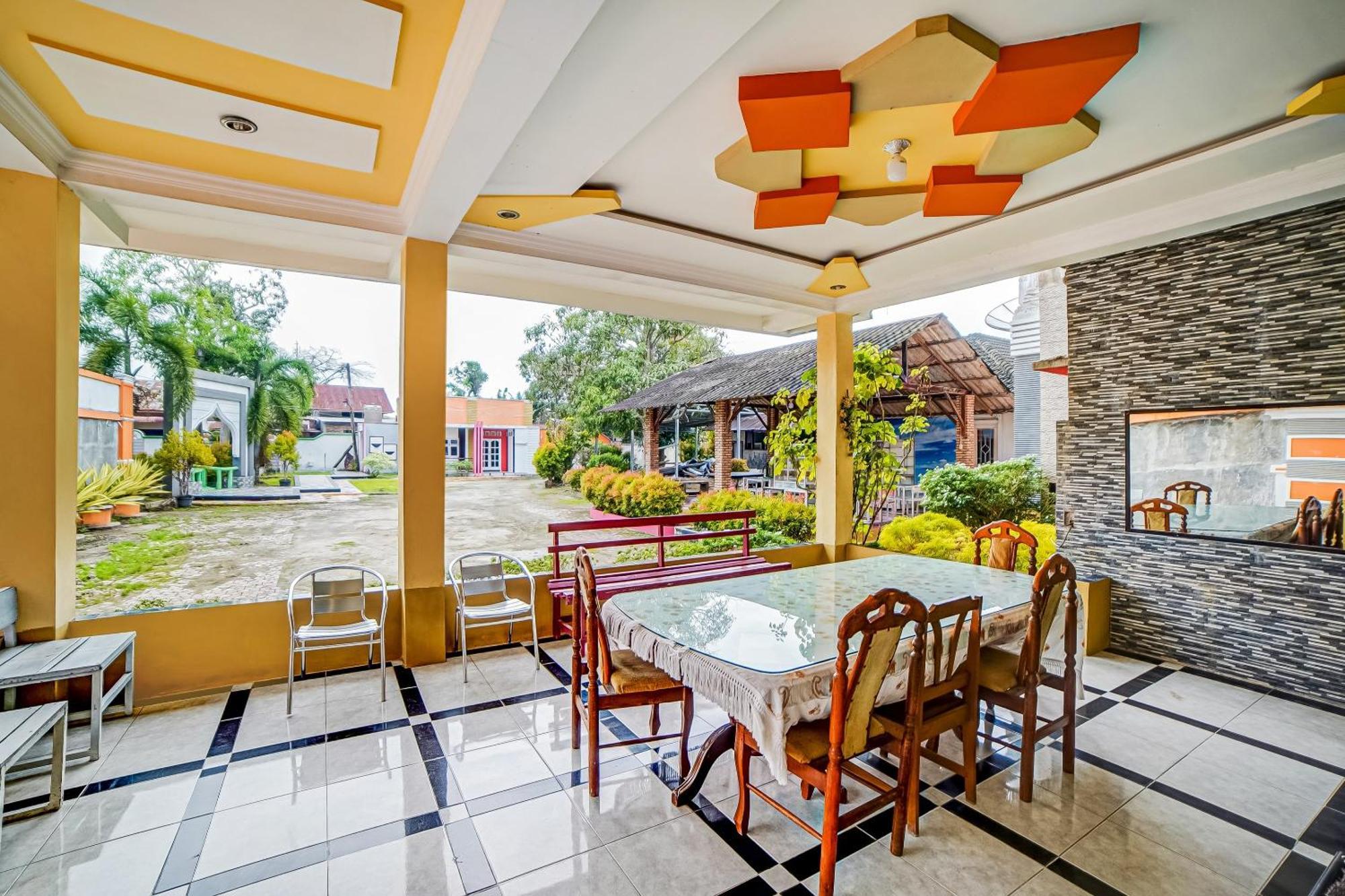 Hotel Oyo 90980 Al Karim Syariah Tanjungbalai Esterno foto